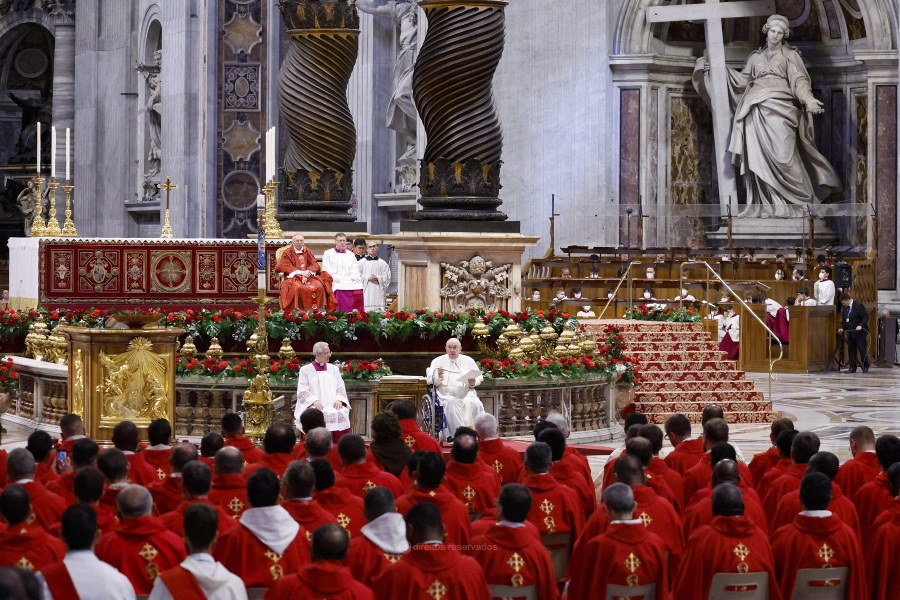 Papa apela a negociações para travar “escalada cada vez mais perigosa para todos”