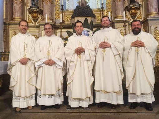 "Esperamos que nos faça sentir o seu coração de Pai espiritual", desejam os sacerdotes de D. Armando Esteves Domingues