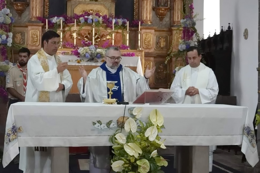 Padre José da Encarnação Cabral homenageado por ocasião do jubileu sacerdotal