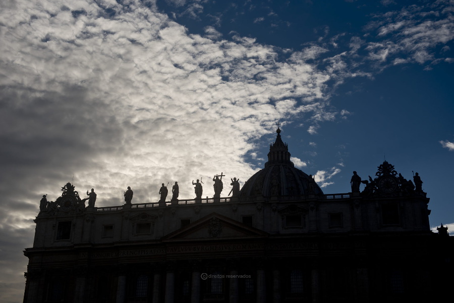 Vaticano diz ter imposto “restrições disciplinares” a D. Carlos Ximenes Belo