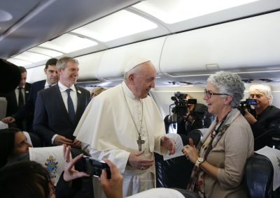 Papa convida jornalistas a contribuir no caminho sinodal