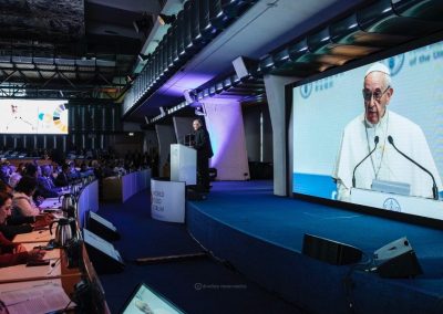 Papa critica mercantilização dos bens alimentares
