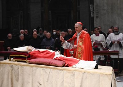 Diocese de Angra assinala exéquias fúnebres de Bento XVI com missa na Catedral