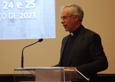 “As nossas estruturas dedutivas estão gastas, seguravam o esqueleto cristão de uma igreja de cristandade (...) hoje precisamos de fazer surgir vida comunitária”- D. Armando Esteves Domingues