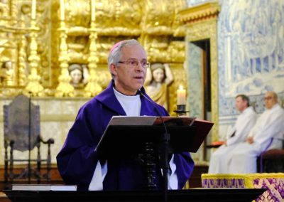 “Cada um de nós deve transformar a caridade num gesto exterior ajudando a transformar esta sociedade perigosamente sem coração”- D. Armando Esteves