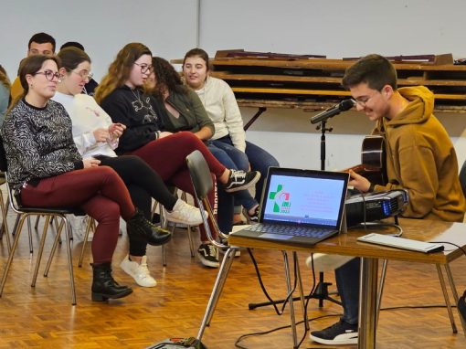 “Todos devemos ser `titulares´, protagonistas dentro da Igreja” disse o bispo de Angra aos jovens do Pico