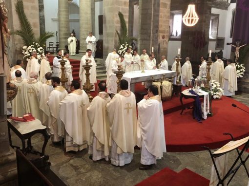 Bispo de Angra desafia padres a “dar tudo” para “erradicar” imagem de uma igreja autoritária, autorreferencial e presa a bens materiais