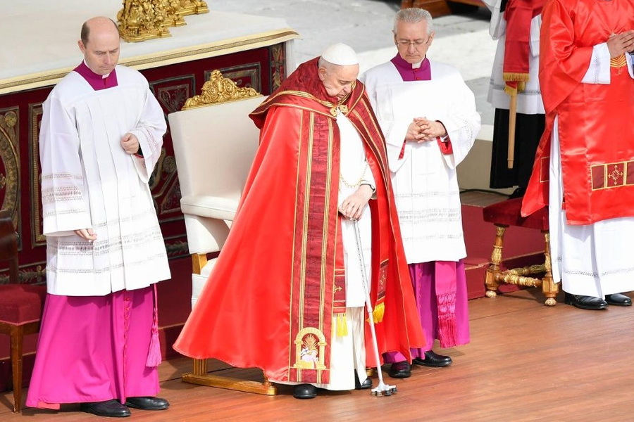 Papa agradece por orações durante internamento hospitalar
