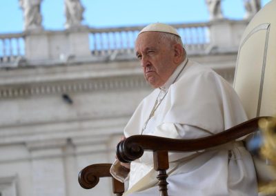 Papa pede gestos concretos de paz, perante "epidemia de inimizade"