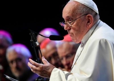 Papa alerta para doenças do coração da Europa, marcada pela tristeza