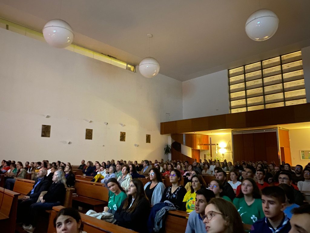 Foto Vigília Jovem, com representantes das oito ouvidorias de São Miguel.