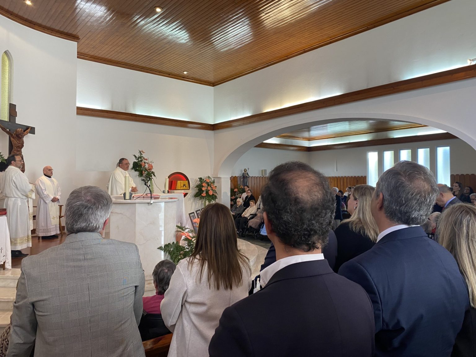 “Não punhamos o sofrimento na periferia e não releguemos para segundo plano as instituições que tratam as pessoas em sofrimento”- padre José Júlio Rocha