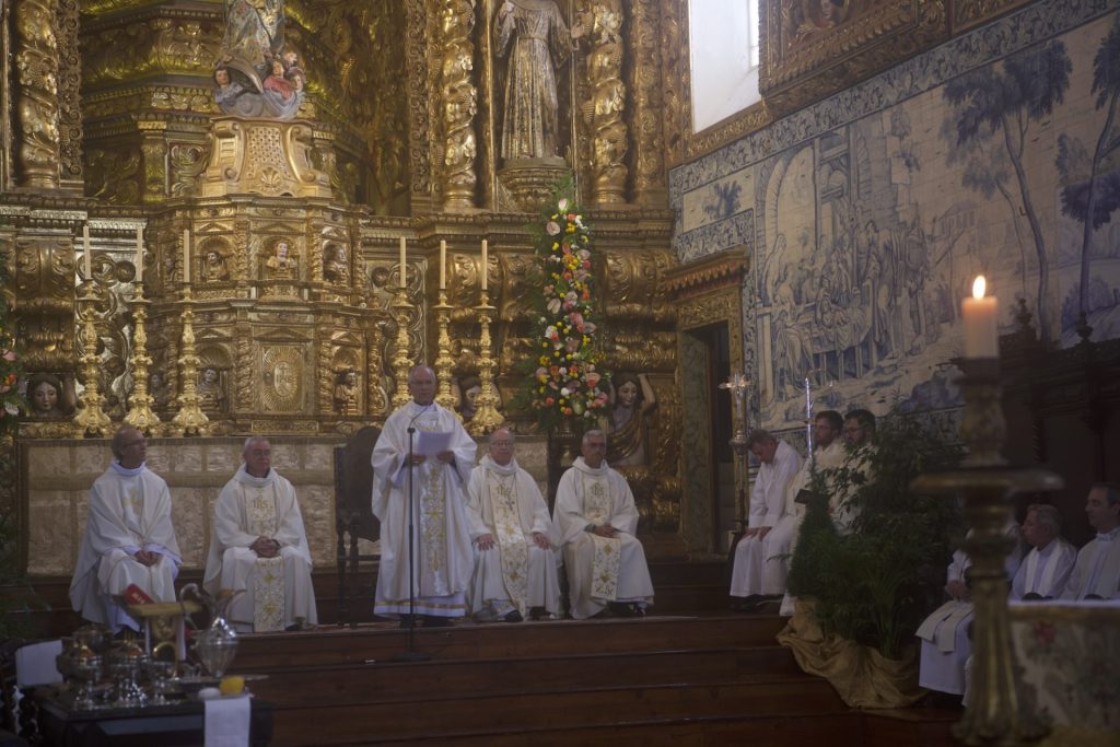 “Quão longe estamos da humanização da vida. Que a capacidade de amar compense os fracos recursos na sua defesa!”