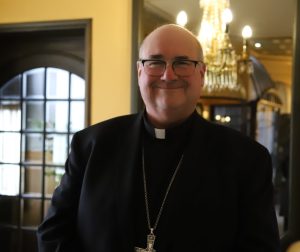 “A conversão aparece quando me relaciono com Cristo como alguém verdadeiro. Não uma ideia”- Arcebispo Richard Henning