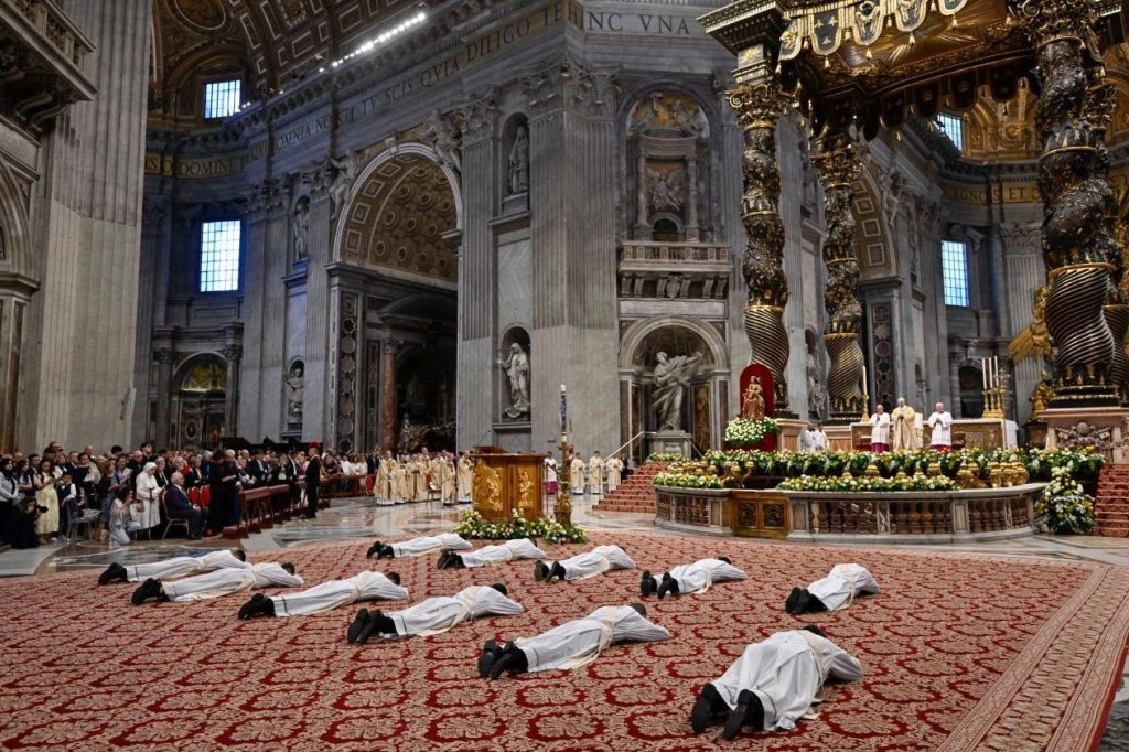 “Juntos, reconstruiremos a credibilidade de uma Igreja ferida” – Papa Leão XIV