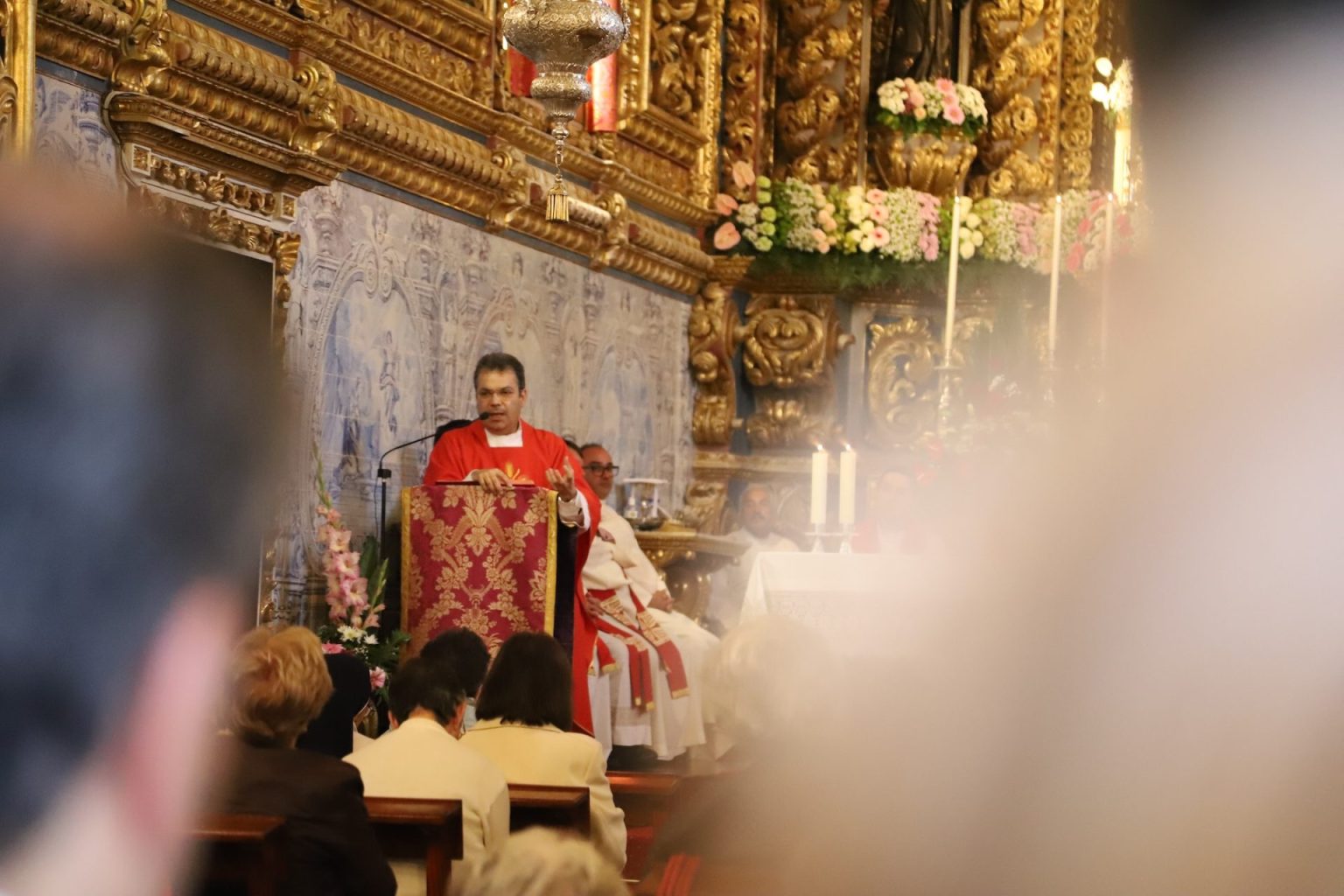 Procissão do Domingo do Senhor Santo Cristo “transfigura a cidade”, afirma padre José Paulo Machado